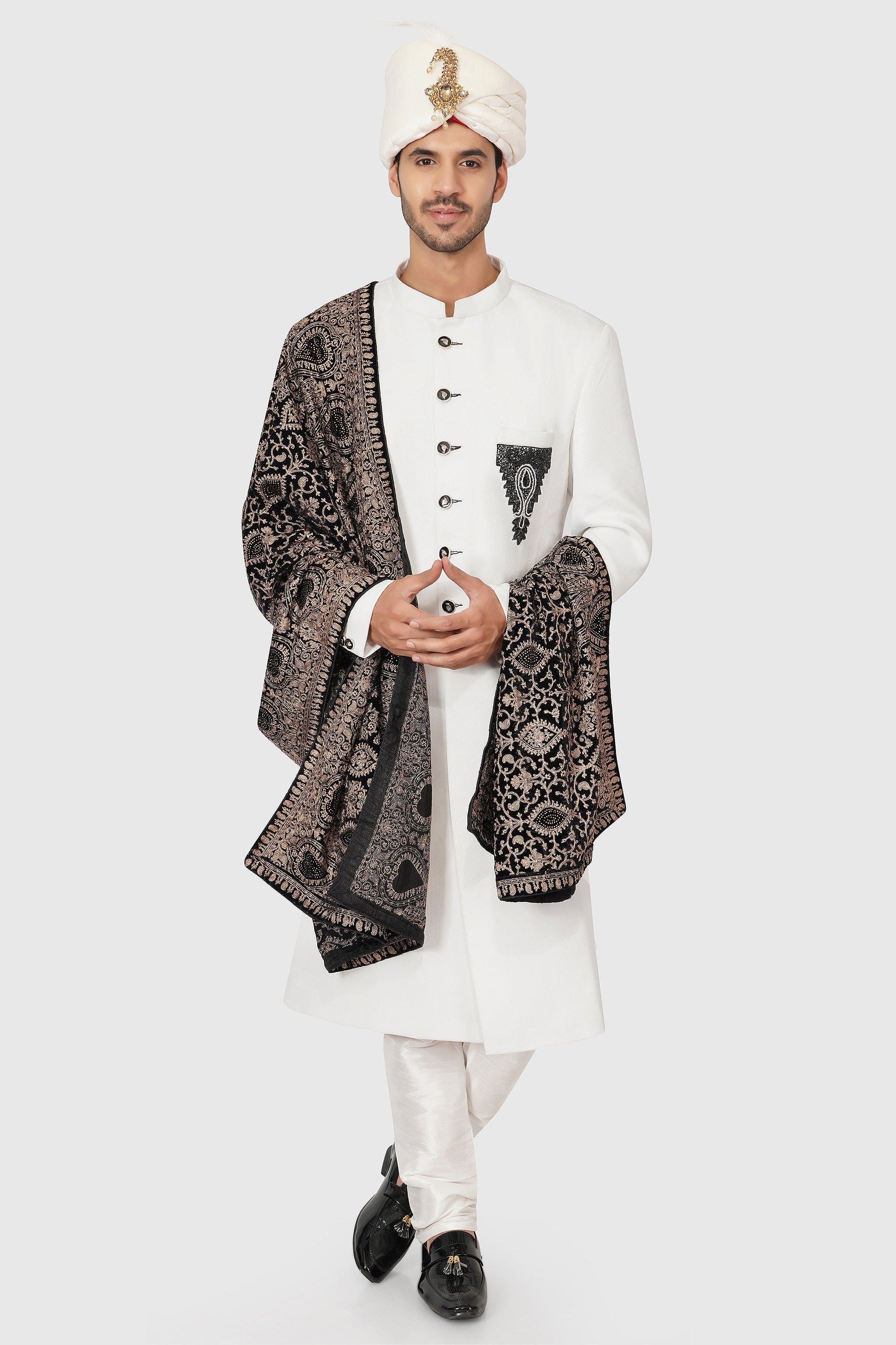 SANTI HOMME Textured Echelon Sherwani Set